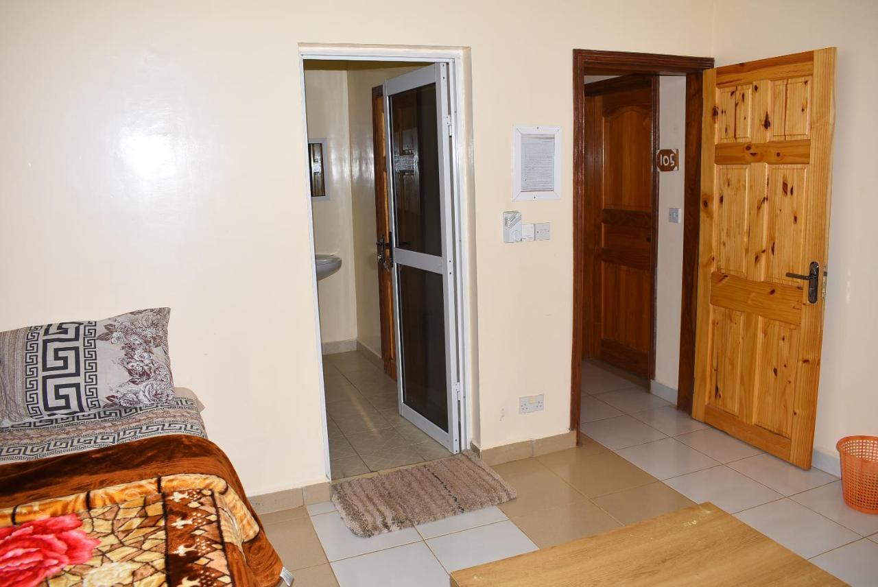 London Innn Gambia Brufut Exterior photo